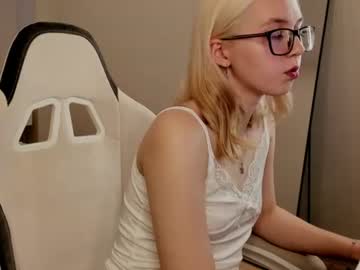 mollyy snow