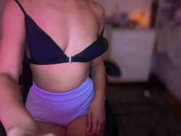 smalltittiesbig
